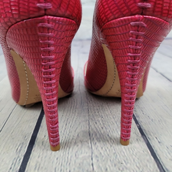 ALICE + OLIVIA | embossed leather high heel pumps - Picture 7 of 12